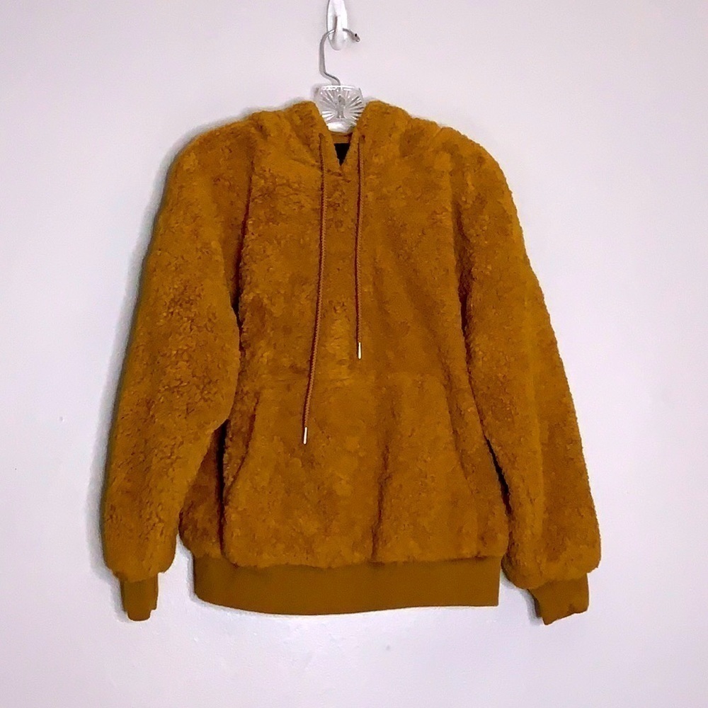 Caramel Forever 21 fuzzy teddy long sleeve pullover sweatshirt women’s small